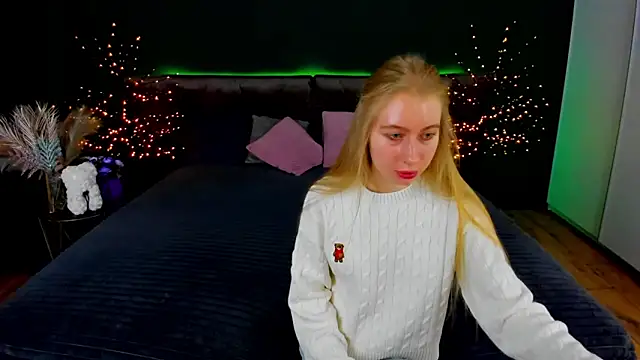 Alina Blonde online show from October 30, 6:34 am