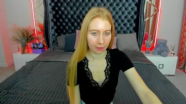 Alina Blonde online show from May 7, 5:33 am