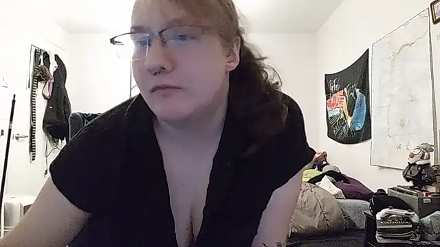 Snapshot of tbutchrat chatting on October 19, 6:49 am tbutchrat online show from October 19, 6:49 am
