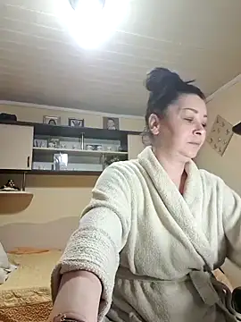 Snapshot of Soffy_Skye chatting on February 12, 5:07 am Soffy Skye online show from February 12, 5:07 am