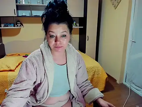 Soffy Skye online show from April 4, 2:29 am