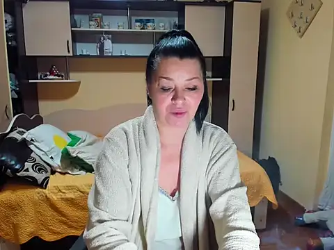 Snapshot of Soffy_Skye chatting on February 17, 4:54 am Soffy Skye online show from February 17, 4:54 am