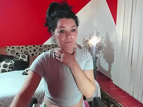 Snapshot of Soffy_Skye chatting on December 3, 4:02 am Soffy Skye online show from December 3, 4:02 am