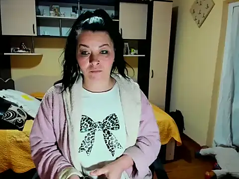 Snapshot of Soffy_Skye chatting on February 23, 4:58 am Soffy Skye online show from February 23, 4:58 am