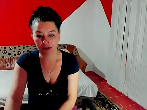 Snapshot of Soffy_Skye chatting on November 6, 4:05 am Soffy Skye online show from November 6, 4:05 am