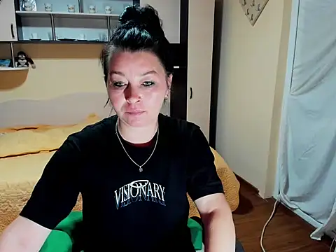 Soffy Skye online show from May 8, 5:00 am