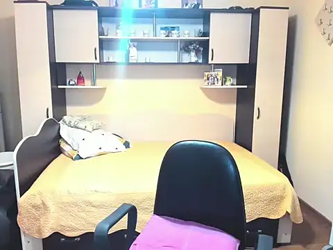 Snapshot of Soffy_Skye chatting on January 12, 6:31 am Soffy Skye online show from January 12, 6:31 am