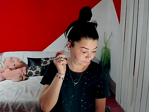 Soffy Skye online show from September 26, 3:35 am