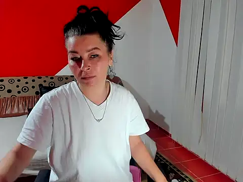 Snapshot of Soffy_Skye chatting on November 9, 3:43 am Soffy Skye online show from November 9, 3:43 am