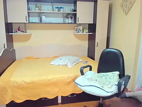 Snapshot of Soffy_Skye chatting on February 3, 6:40 am Soffy Skye online show from February 3, 6:40 am