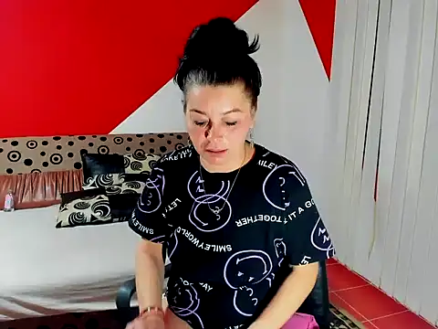 Snapshot of Soffy_Skye chatting on November 7, 4:17 am Soffy Skye online show from November 7, 4:17 am