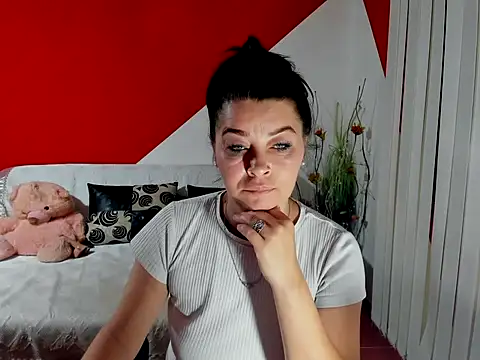 Soffy Skye online show from September 24, 3:35 am