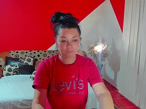 Snapshot of Soffy_Skye chatting on December 2, 4:14 am Soffy Skye online show from December 2, 4:14 am