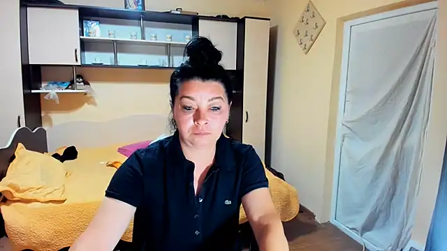 Snapshot of Soffy_Skye chatting on June 6, 3:56 am Soffy Skye online show from June 6, 3:56 am