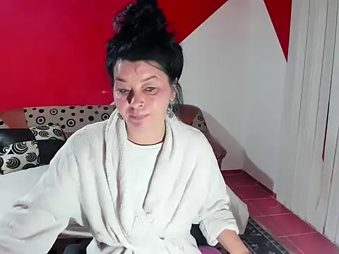 Snapshot of Soffy_Skye chatting on November 18, 4:27 am Soffy Skye online show from November 18, 4:27 am