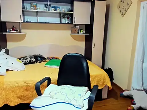 Snapshot of Soffy_Skye chatting on February 20, 5:59 am Soffy Skye online show from February 20, 5:59 am