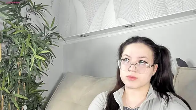 Krysadapp online show from May 27, 11:56 pm