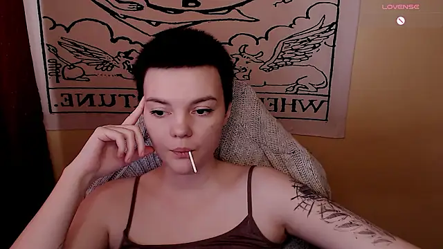 KrisNeal online show from March 20, 9:32 am