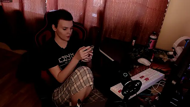 KrisNeal online show from March 17, 9:34 am