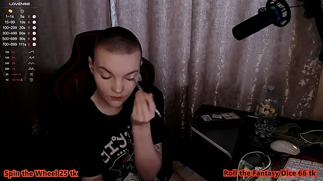 KrisNeal online show from January 14, 9:24 am