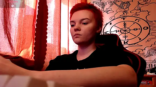 KrisNeal online show from April 23, 4:30 am