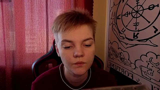 KrisNeal online show from October 15, 10:12 am