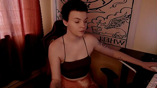 KrisNeal online show from April 4, 9:05 am