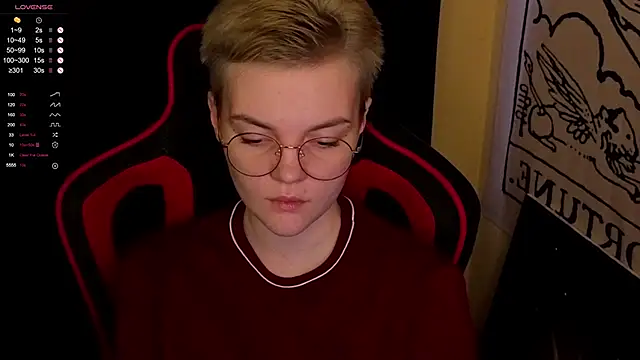 KrisNeal online show from October 25, 9:19 am