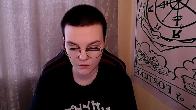 KrisNeal online show from February 24, 9:32 am