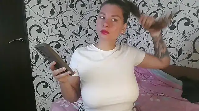 YourEmilie online show from October 23, 9:52 am