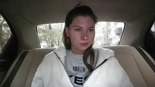 Snapshot of YourEmilie chatting on October 6, 2:29 pm YourEmilie online show from October 6, 2:29 pm