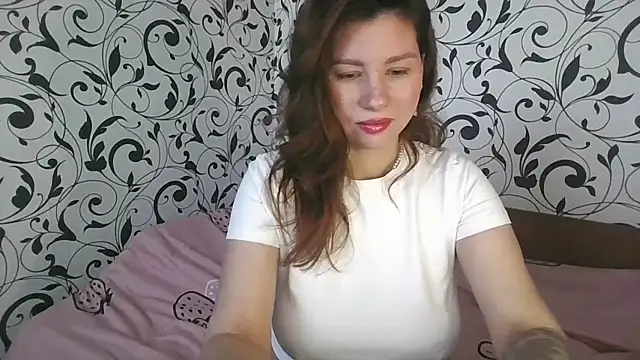 YourEmilie online show from January 19, 12:42 pm