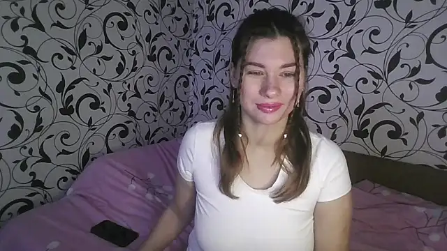 YourEmilie online show from December 23, 9:30 am