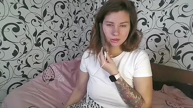 YourEmilie online show from October 29, 10:03 am