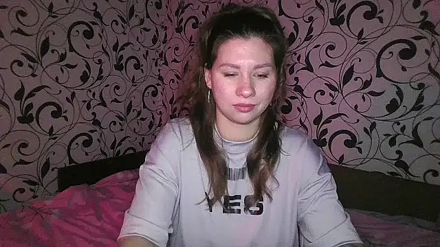 YourEmilie online show from February 14, 6:30 pm