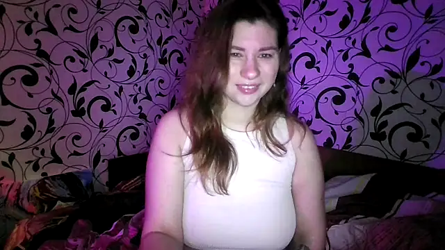 YourEmilie online show from March 4, 9:33 pm