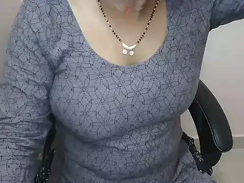 Snapshot of bold_naina chatting on October 18, 3:41 am bold naina online show from October 18, 3:41 am