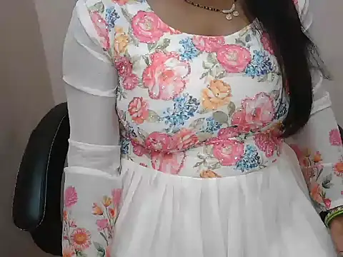 Snapshot of bold_naina chatting on November 5, 4:48 am bold naina online show from November 5, 4:48 am