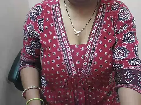 Snapshot of bold_naina chatting on November 28, 4:01 am bold naina online show from November 28, 4:01 am