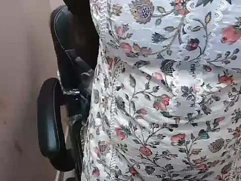 Snapshot of bold_naina chatting on November 20, 4:02 am bold naina online show from November 20, 4:02 am