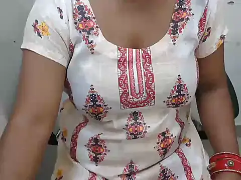 Snapshot of bold_naina chatting on October 8, 3:52 am bold naina online show from October 8, 3:52 am