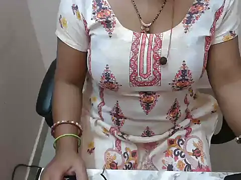 Snapshot of bold_naina chatting on November 19, 4:01 am bold naina online show from November 19, 4:01 am