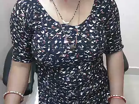 Snapshot of bold_naina chatting on November 18, 4:05 am bold naina online show from November 18, 4:05 am