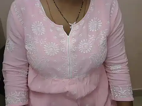 Snapshot of bold_naina chatting on November 8, 3:43 am bold naina online show from November 8, 3:43 am