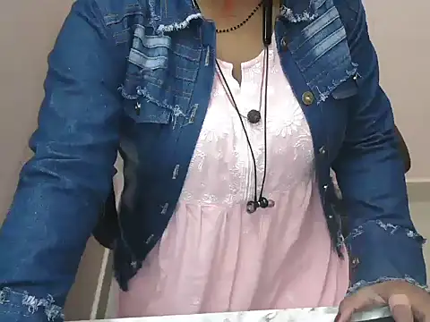 Snapshot of bold_naina chatting on November 21, 3:49 am bold naina online show from November 21, 3:49 am