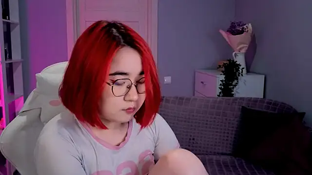Snapshot of Sexy_Peachy chatting on September 17, 7:54 am Sexy Peachy online show from September 17, 7:54 am
