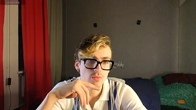 OLIVER  MARTINEZ online show from October 5, 9:27 pm