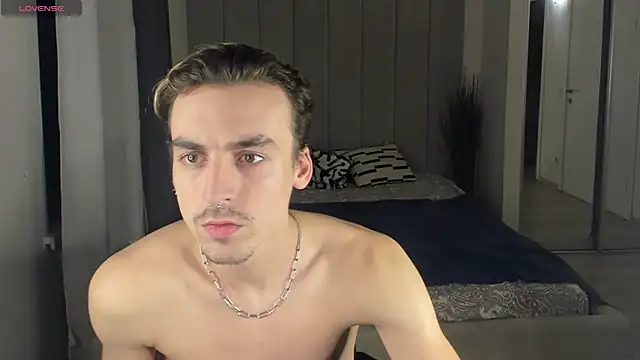 OLIVER  MARTINEZ online show from October 8, 10:32 pm