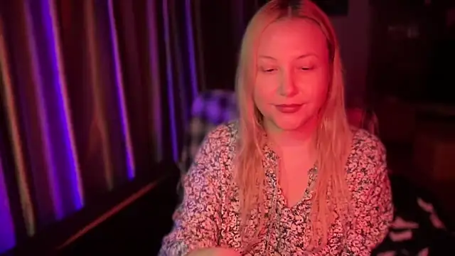 Snapshot of BikiHellena chatting on October 29, 11:36 pm BikiHellena online show from October 29, 11:36 pm