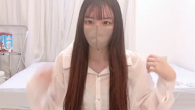  Mia land  online show from May 29, 1:50 pm
